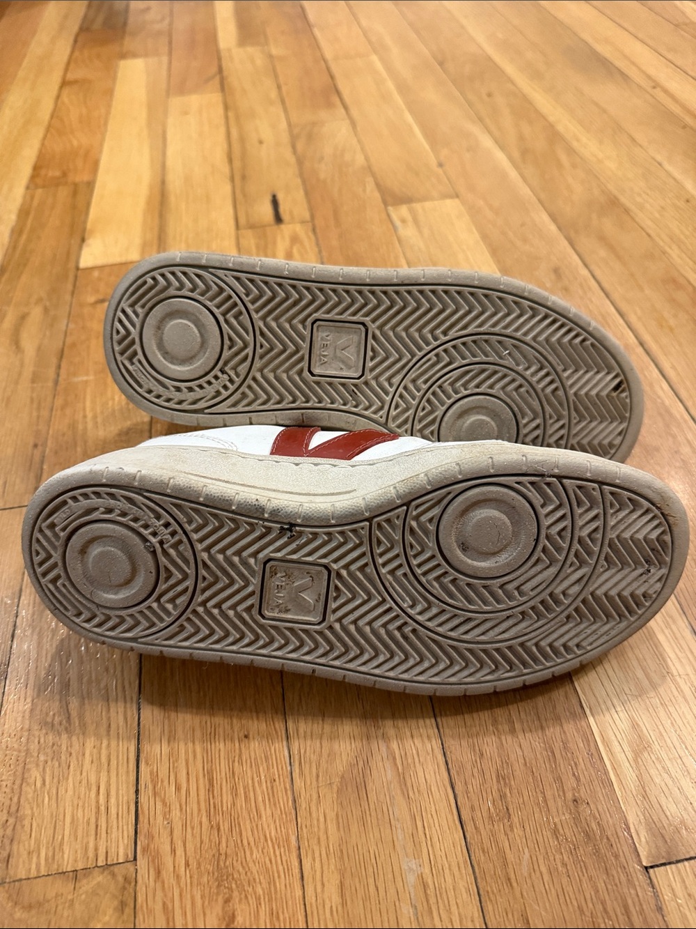 Veja V-10s White and Red Sneakers - Picture 3 of 4